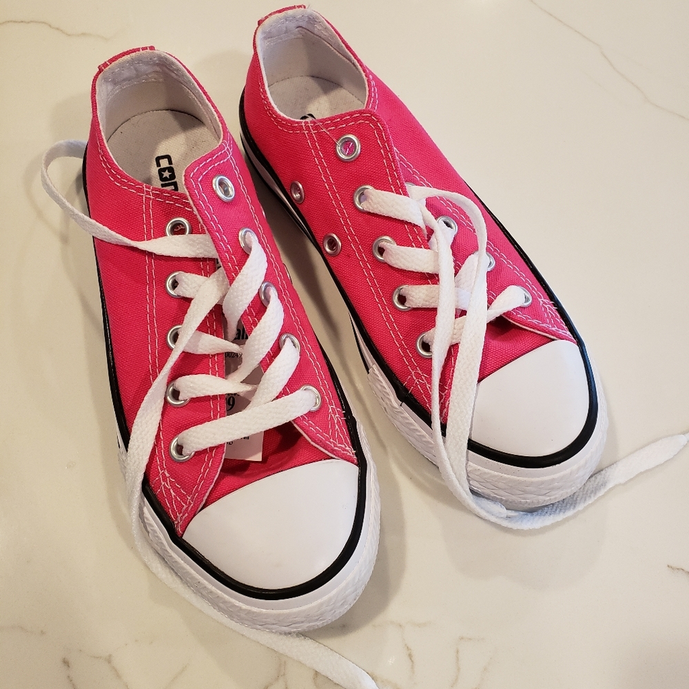 Girl's Pink Converse